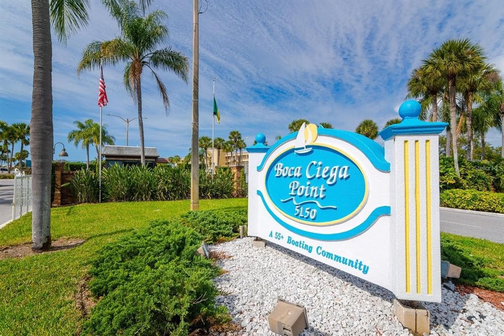97 BOCA CIEGA POINT BOULEVARD N UNIT 97 ST PETERSBURG, FL 33708