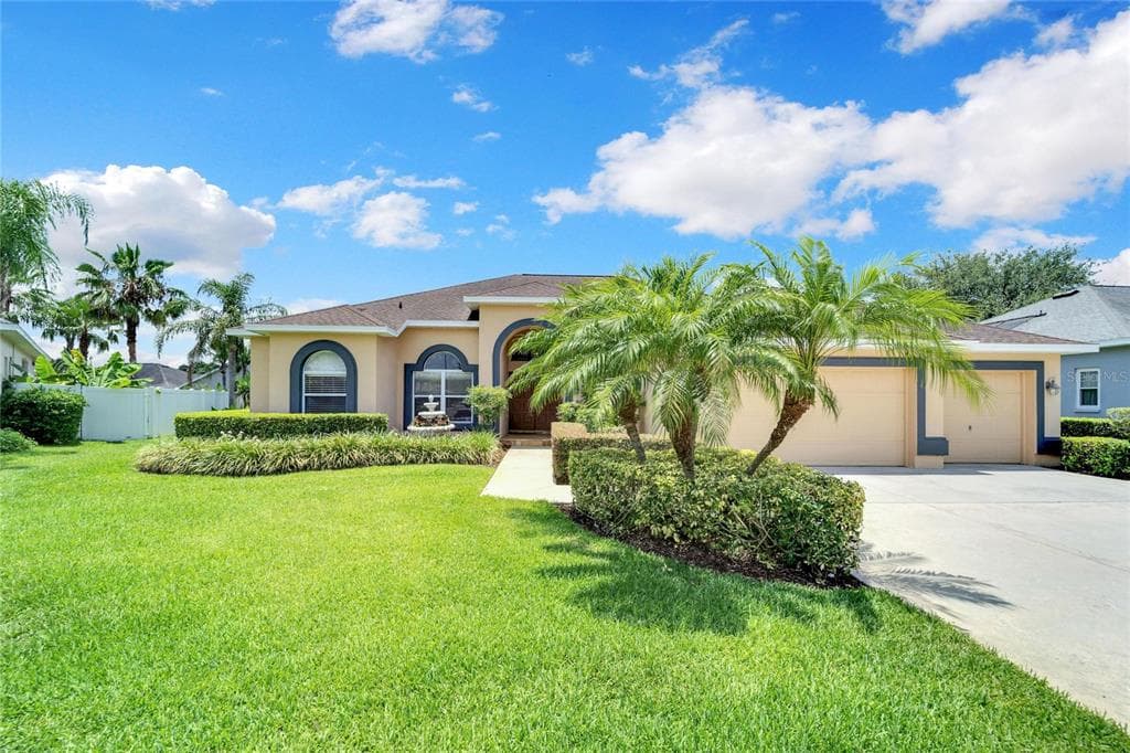 4319 DUNCOMBE DRIVE VALRICO, FL 33596