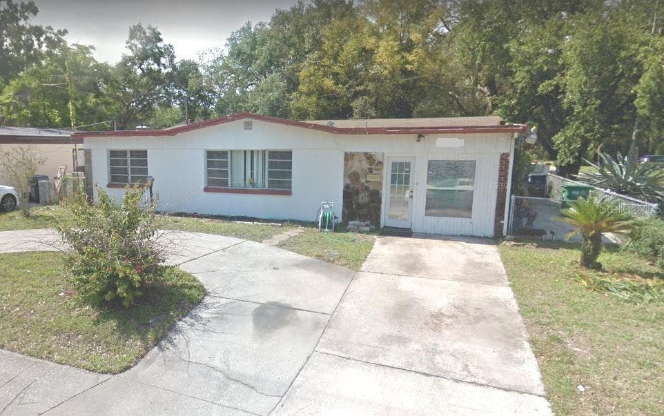 3201 E HANNA AVENUE TAMPA, FL 33610