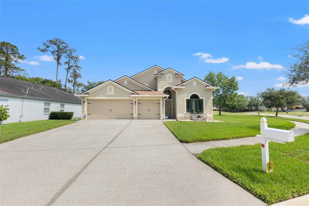5935 MONTFORD DRIVE ZEPHYRHILLS, FL 33541