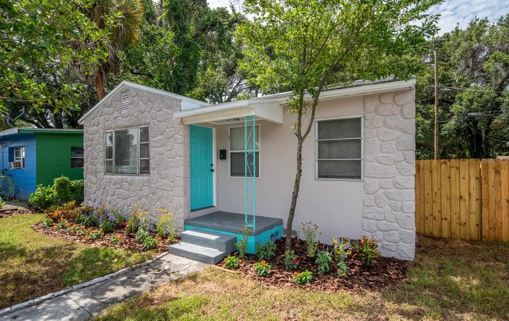 2936 EMERSON AVENUE S ST PETERSBURG, FL 33712