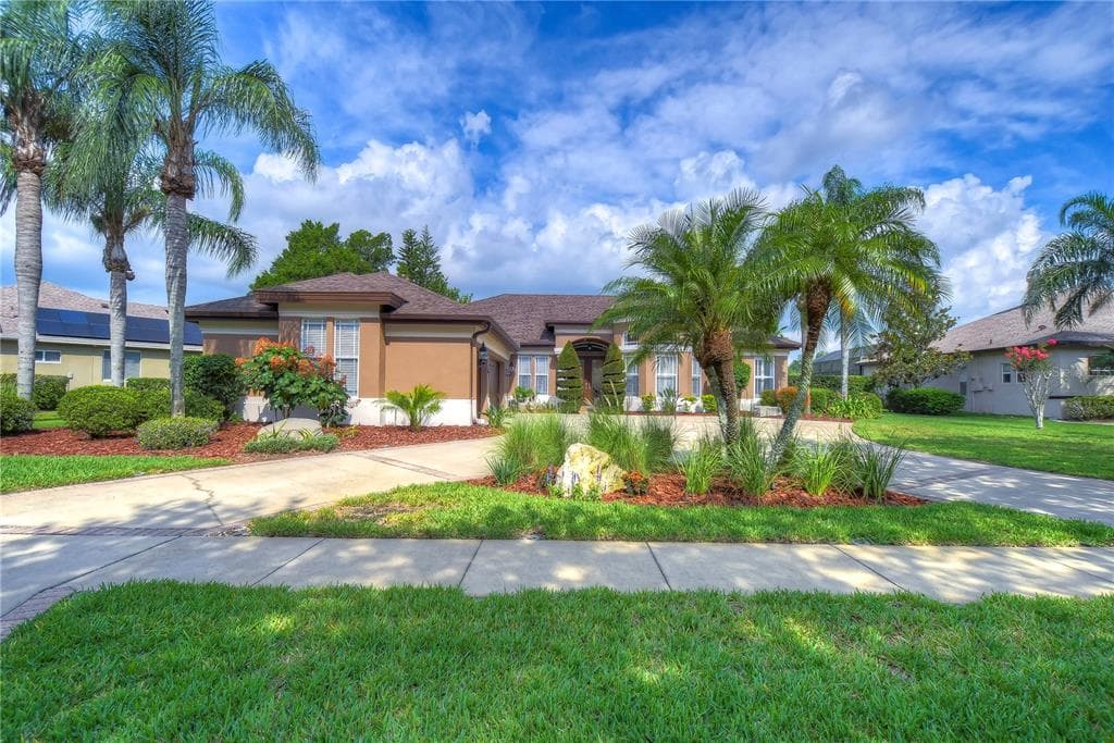 20847 BROADWATER DRIVE LAND O LAKES, FL 34638