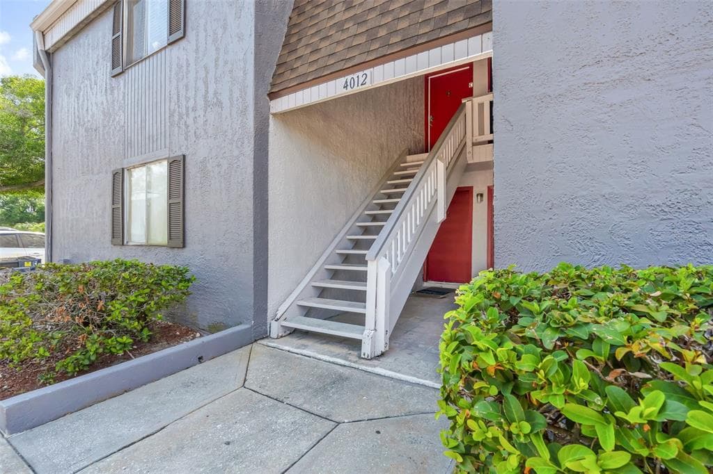 4012 CORTEZ DRIVE UNIT B TAMPA, FL 33614