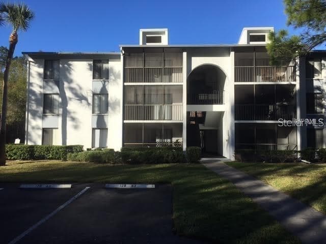1353 PINE RIDGE CIRCLE E UNIT A2 TARPON SPRINGS, FL 34688