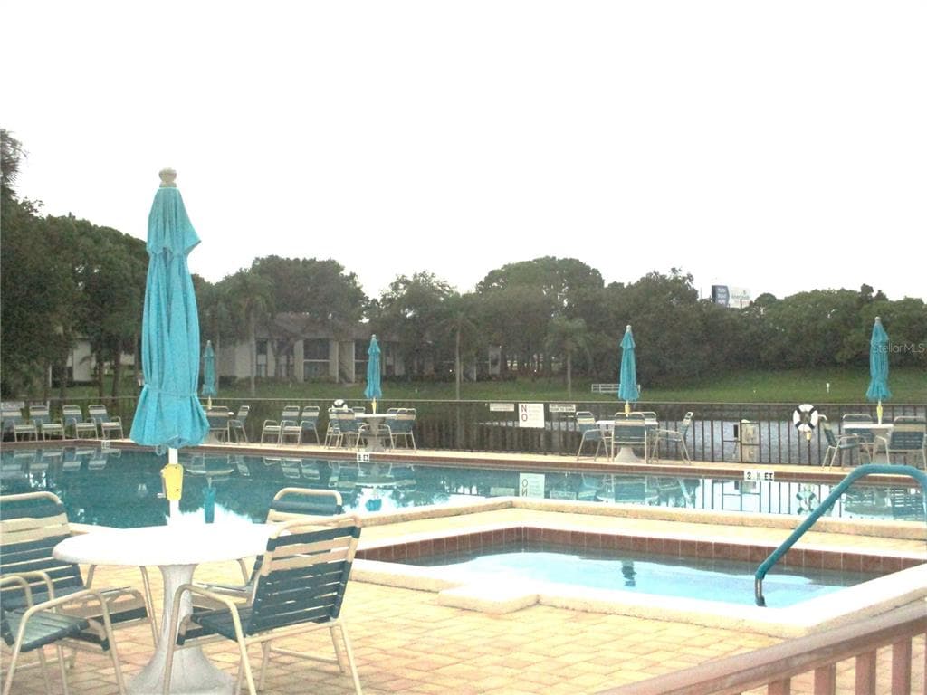 2655 PINE RIDGE WAY N UNIT B1 PALM HARBOR, FL 34684