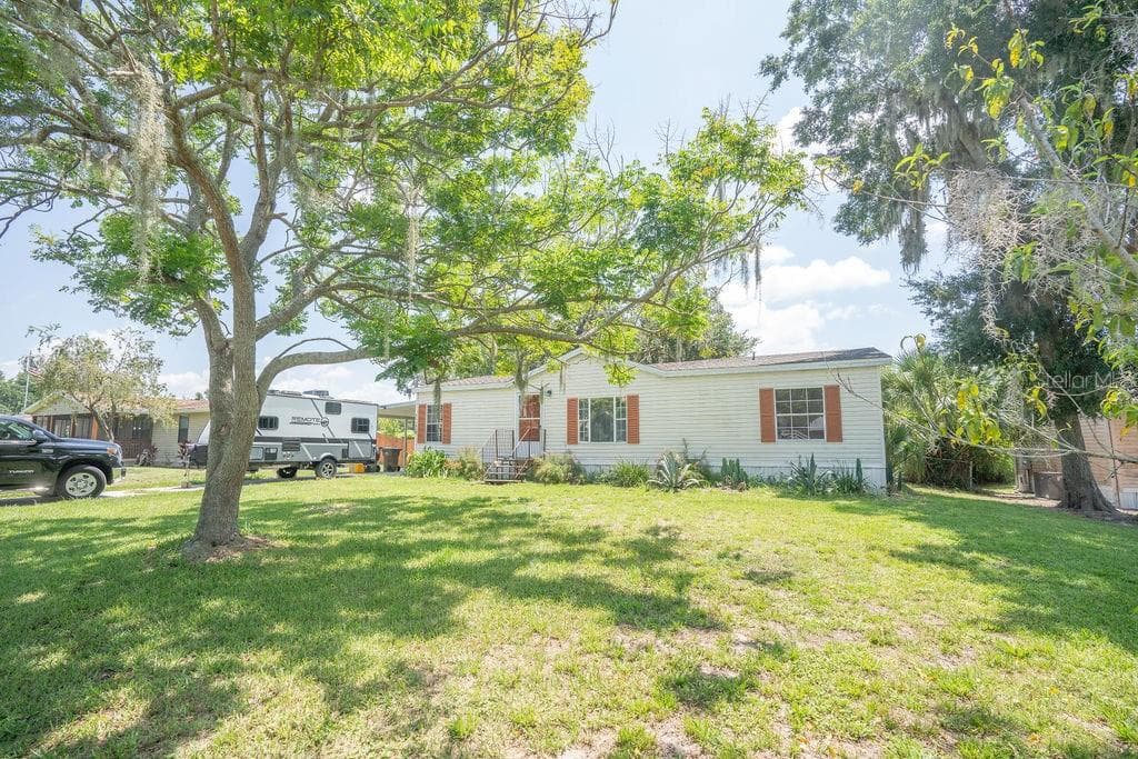31608 ALANE COURT TAVARES, FL 32778
