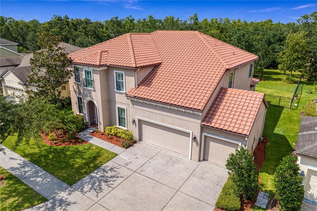 7927 HAMPTON LAKE DRIVE TAMPA, FL 33647