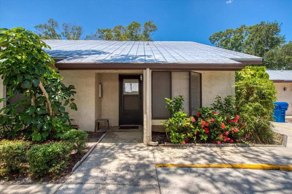 815 3RD AVENUE SW UNIT 8 LARGO, FL 33770