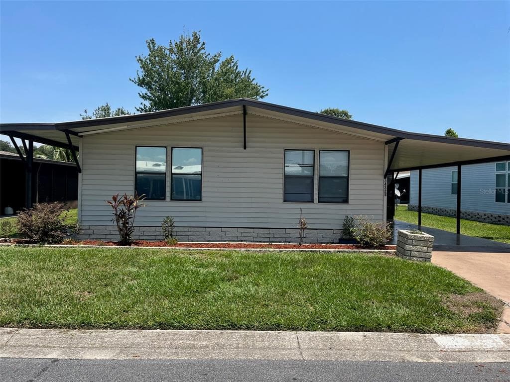 34325 COUNTRY BREEZE AVENUE WESLEY CHAPEL, FL 33543