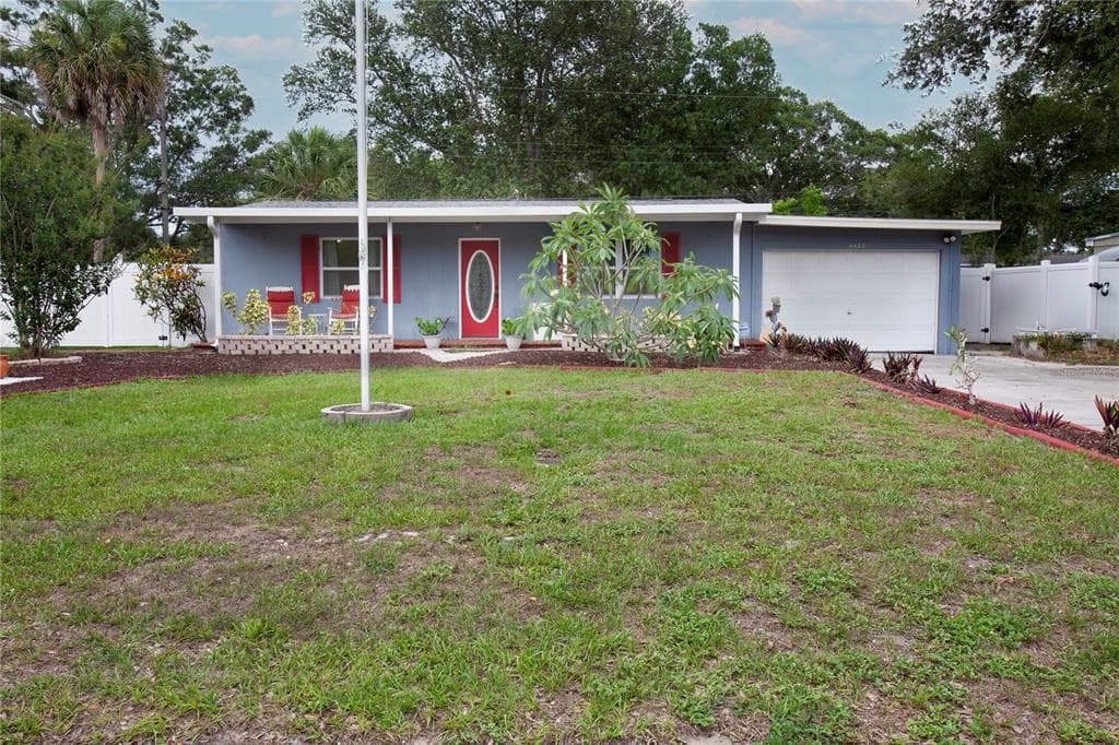 4423 CRESTWOOD DRIVE N ST PETERSBURG, FL 33714