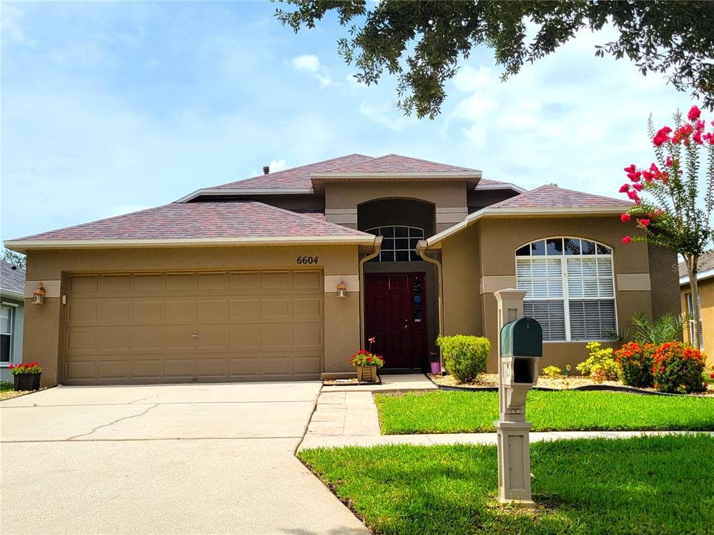 6604 CAMBRIDGE PARK DRIVE APOLLO BEACH, FL 33572