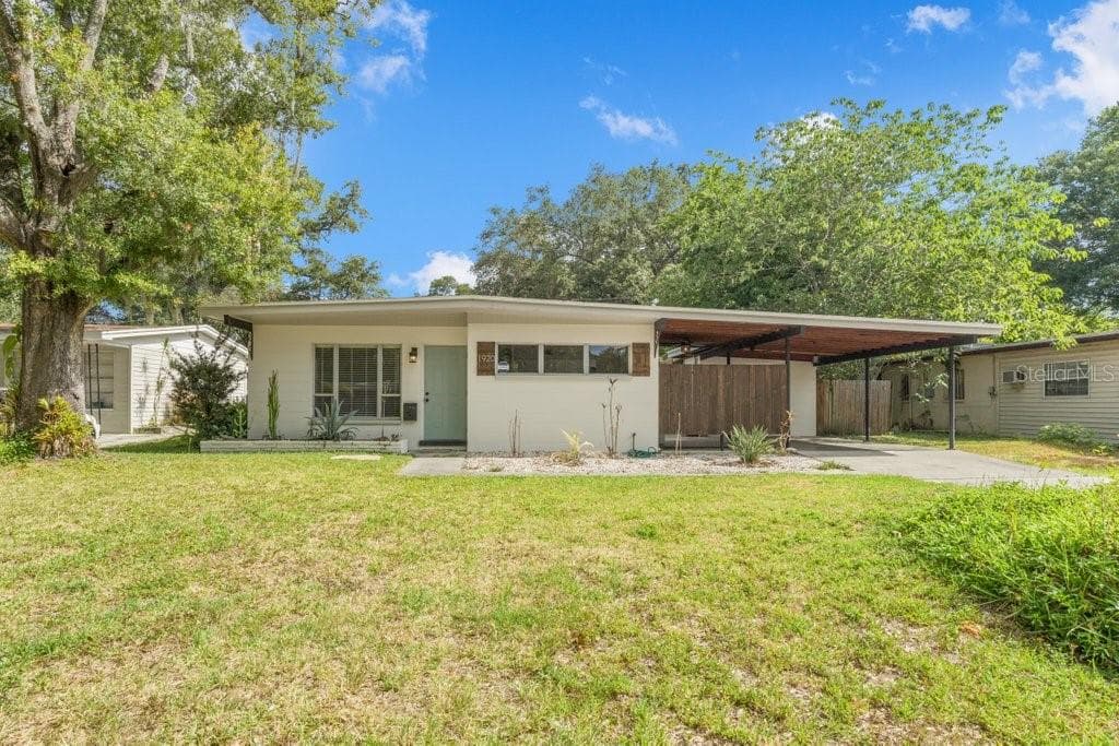 1920 E CRENSHAW STREET TAMPA, FL 33610