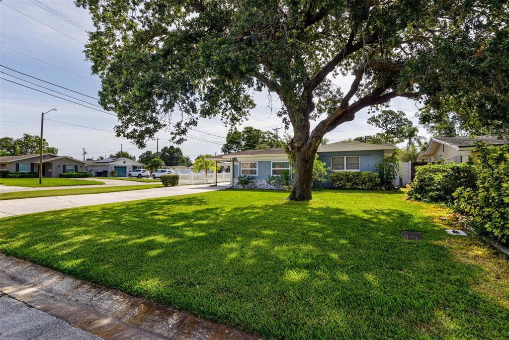 9111 3RD STREET N ST PETERSBURG, FL 33702