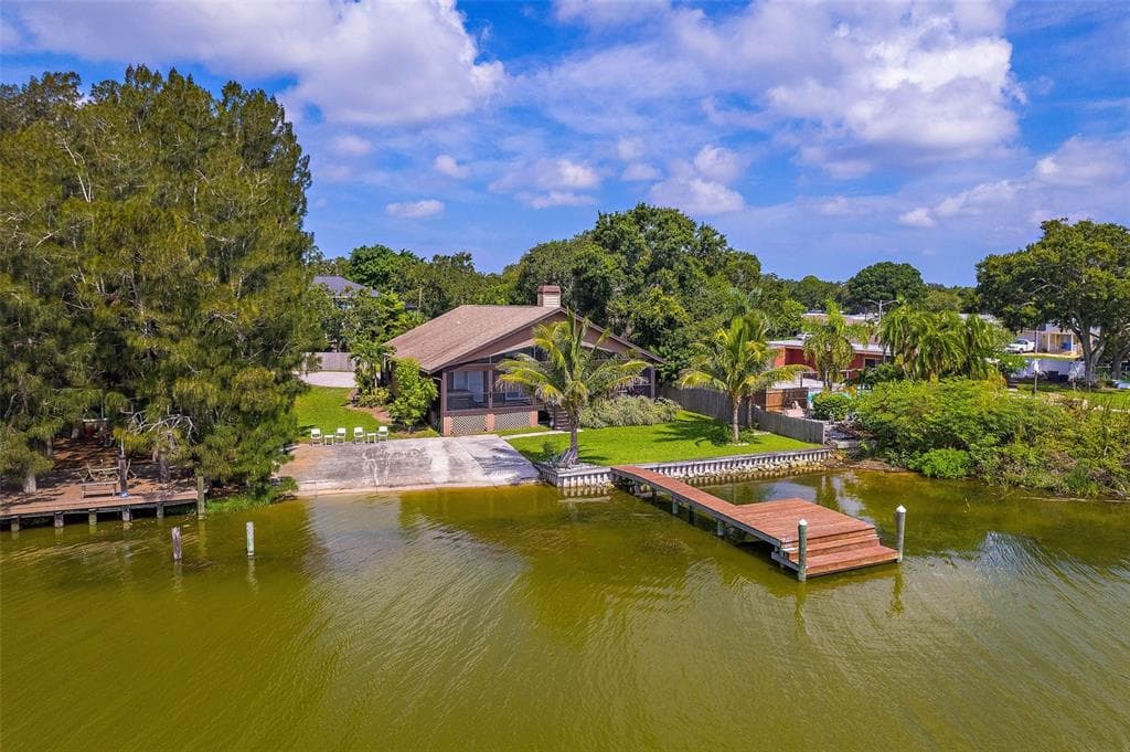 10505 LAKE BREEZE DRIVE SEMINOLE, FL 33772