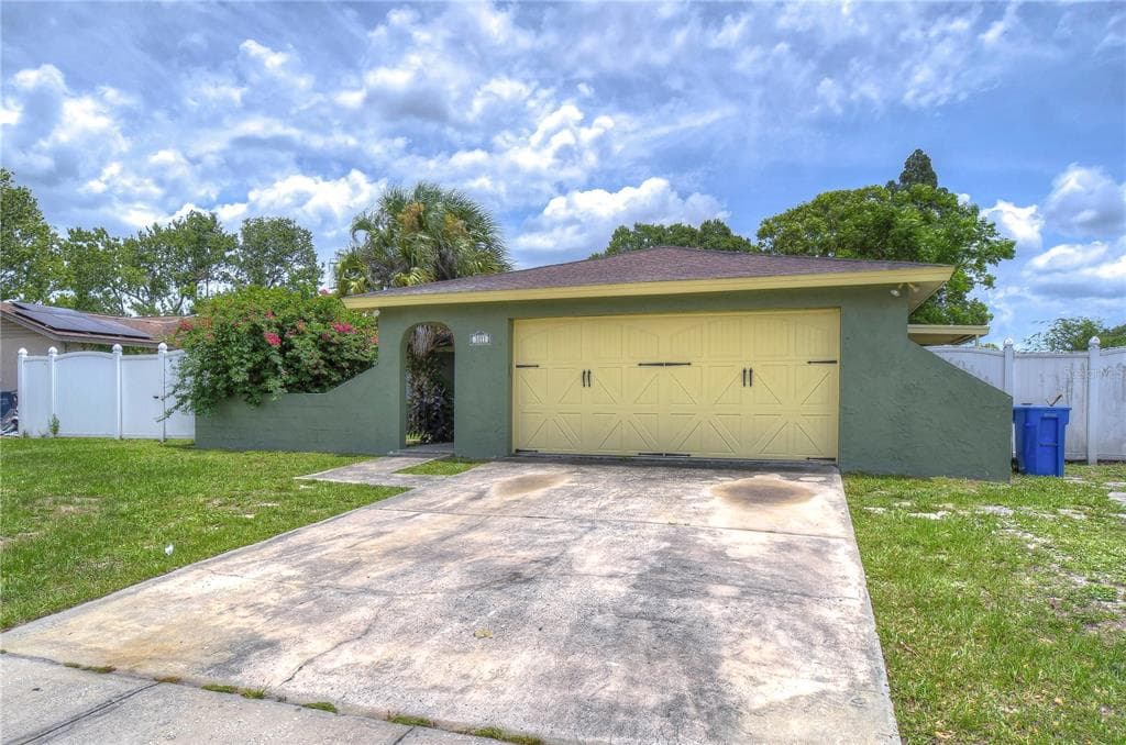 1011 CORNWALL COURT BRANDON, FL 33510