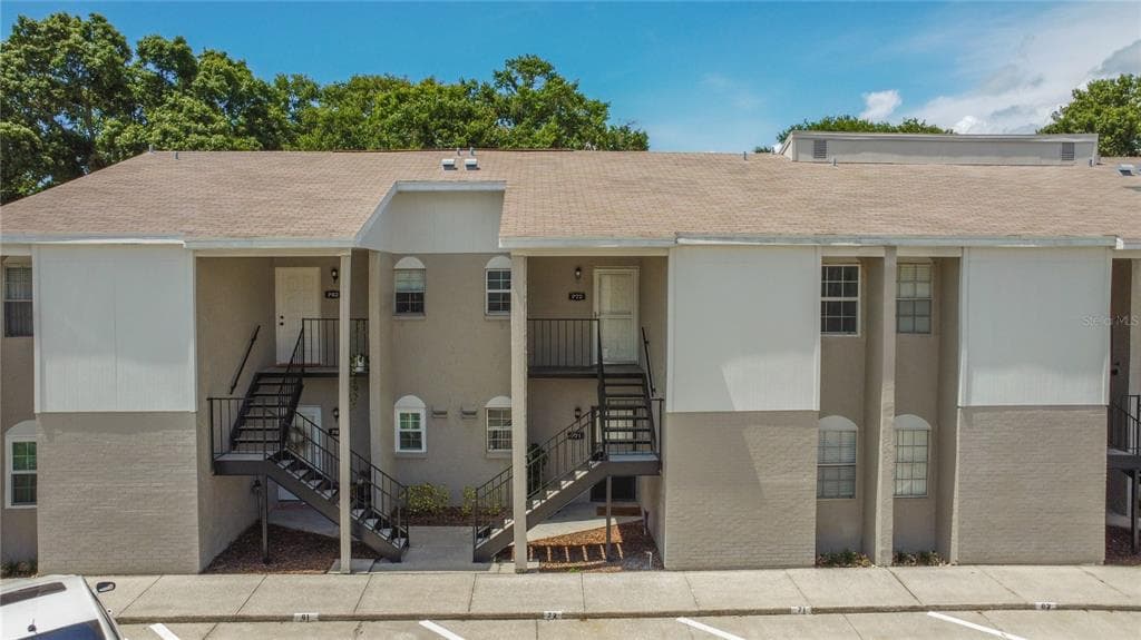 4507 S OAK DRIVE UNIT P72 TAMPA, FL 33611