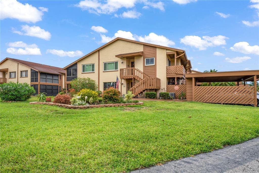 3830 LIGHTHOUSE WAY UNIT B NEW PORT RICHEY, FL 34652
