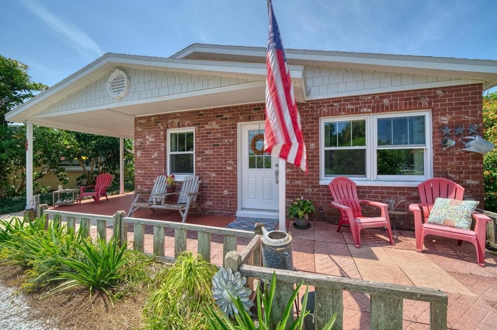 305 15TH AVENUE INDIAN ROCKS BEACH, FL 33785