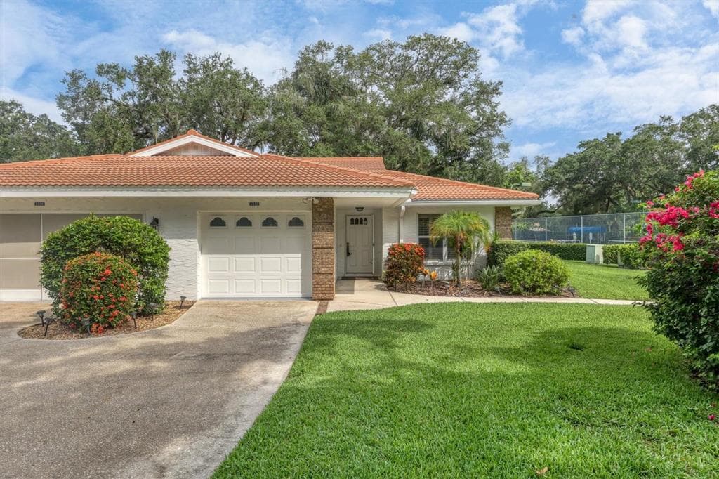 5512 GARDEN LAKES MAJESTIC BRADENTON, FL 34203