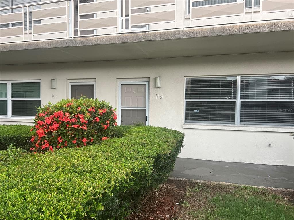 5750 80TH STREET N UNIT A102 ST PETERSBURG, FL 33709