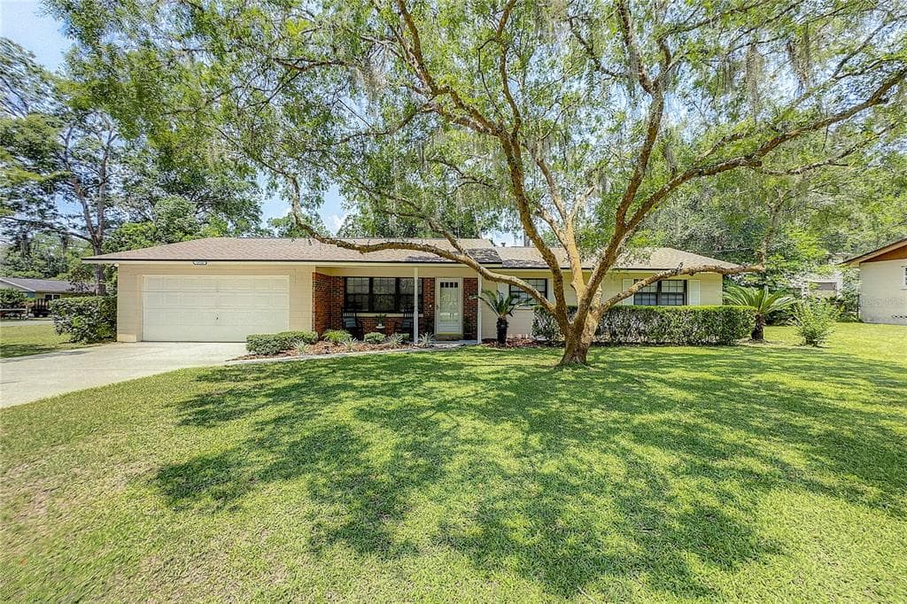 1520 NE 49TH AVENUE OCALA, FL 34470