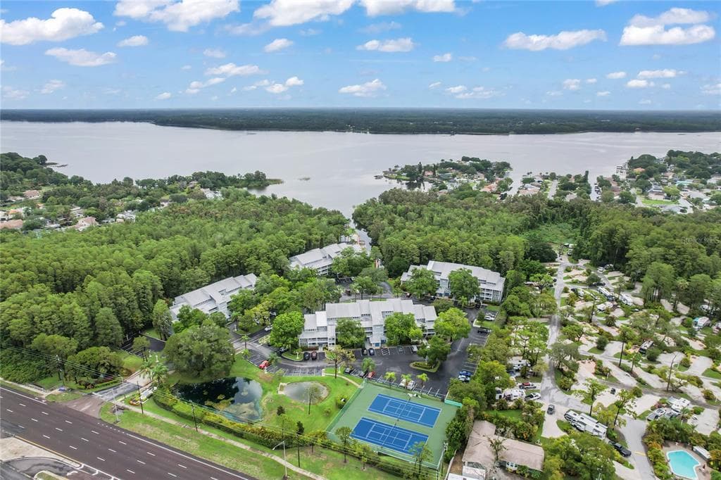 2599 DOLLY BAY DRIVE UNIT 308 PALM HARBOR, FL 34684