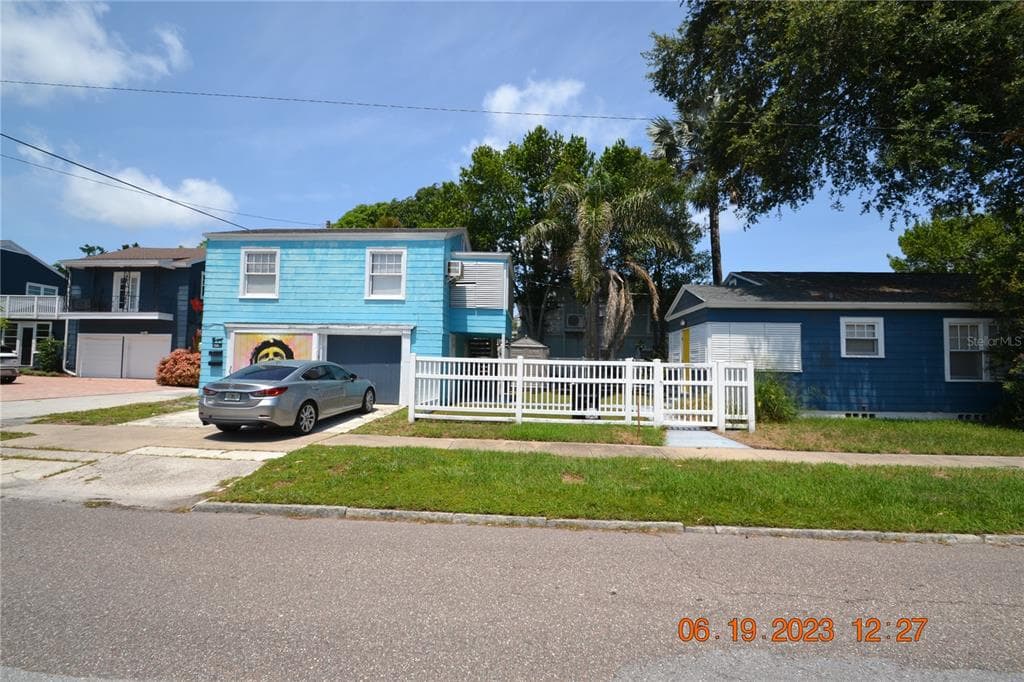 2200 7TH AVENUE N UNIT B ST PETERSBURG, FL 33713