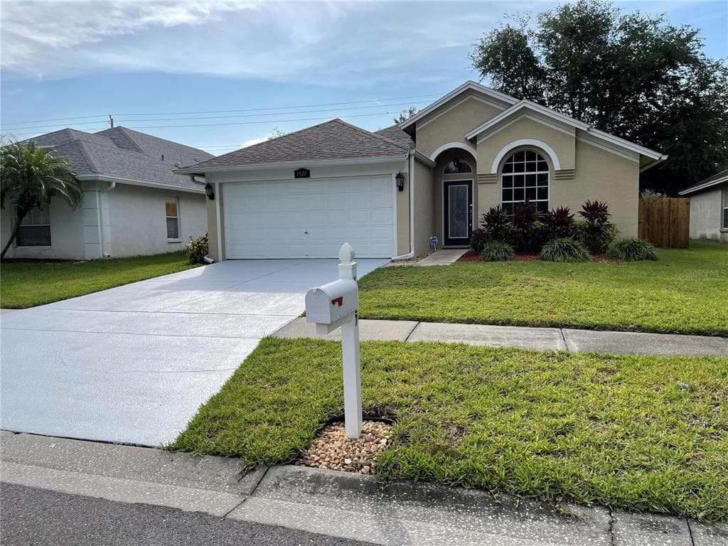 1527 SCOTCH PINE DRIVE BRANDON, FL 33511