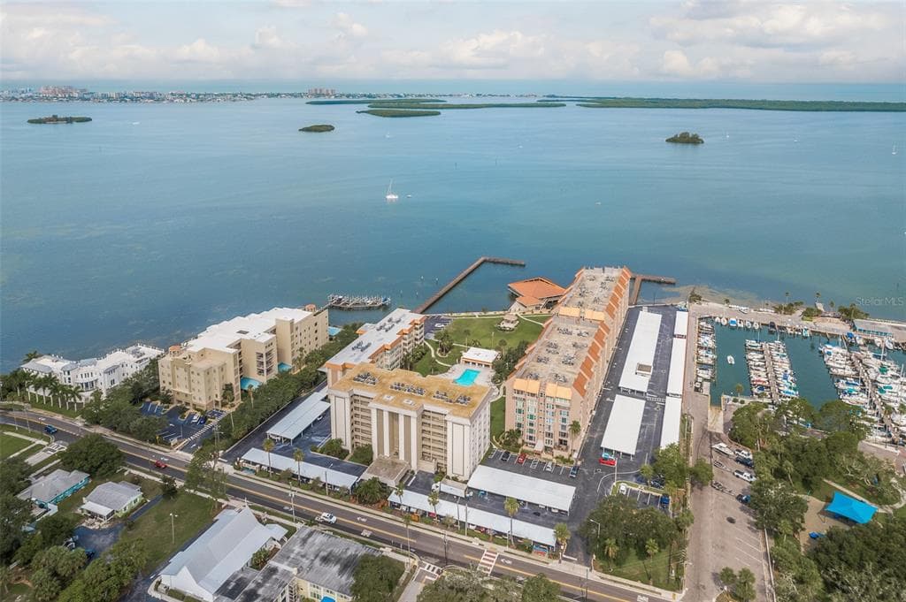 620 EDGEWATER DRIVE UNIT 304 DUNEDIN, FL 34698