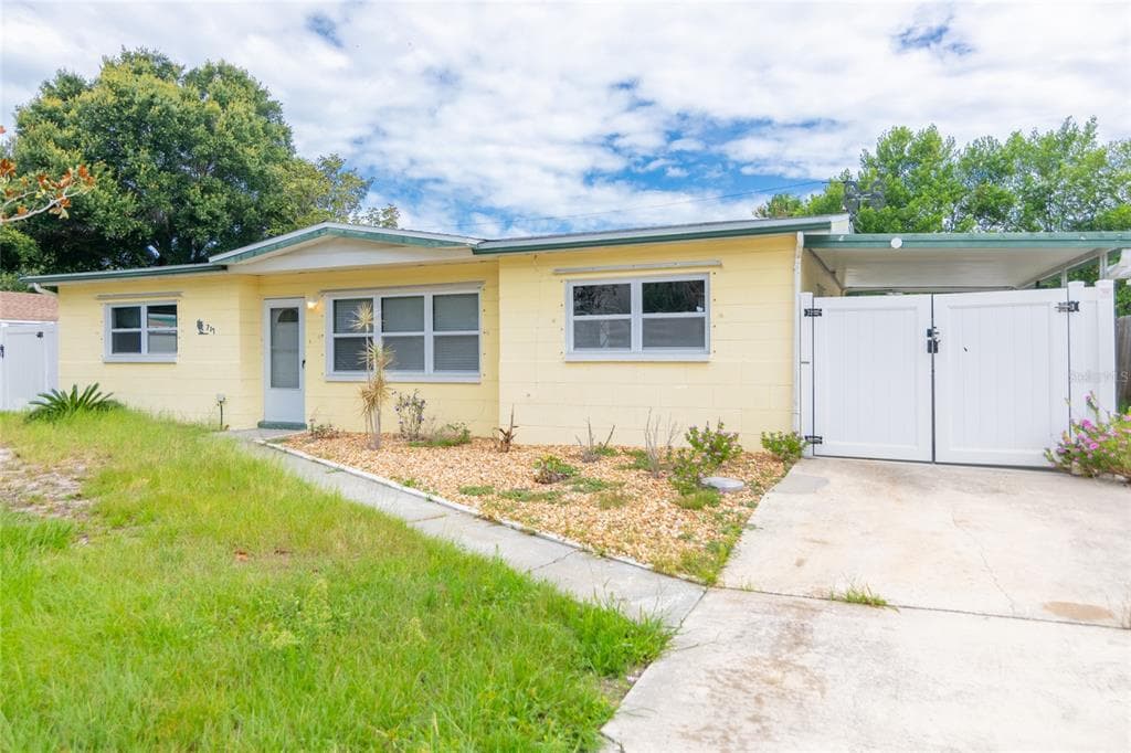 727 SUNSET DRIVE TARPON SPRINGS, FL 34689