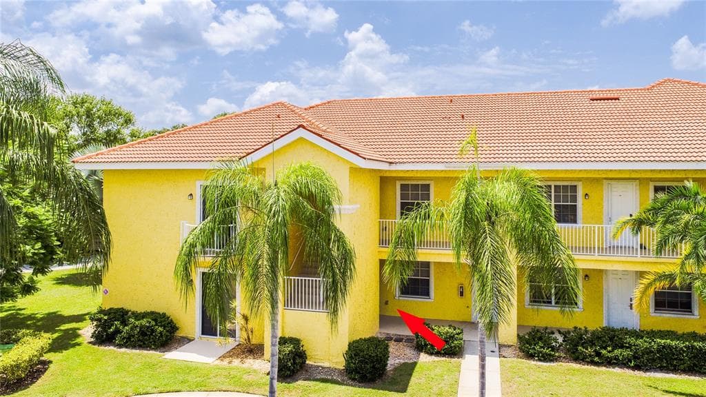21011 PICASSO COURT UNIT I-105 LAND O LAKES, FL 34637