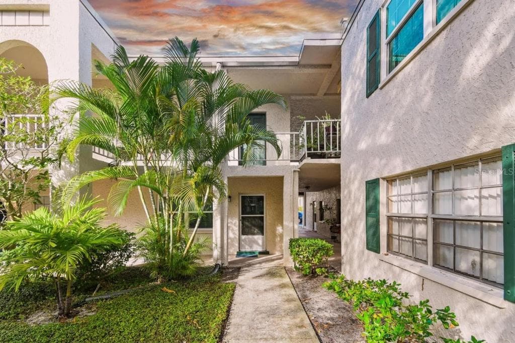 4325 AEGEAN DRIVE UNIT 136B TAMPA, FL 33611