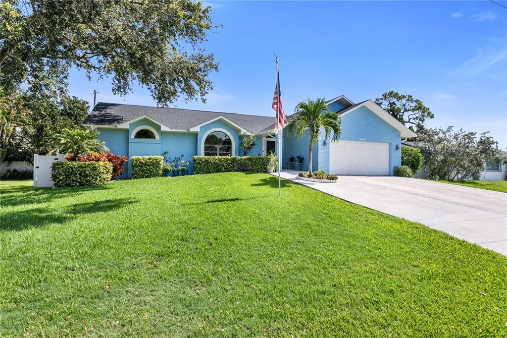 4395 51ST AVENUE S ST PETERSBURG, FL 33711