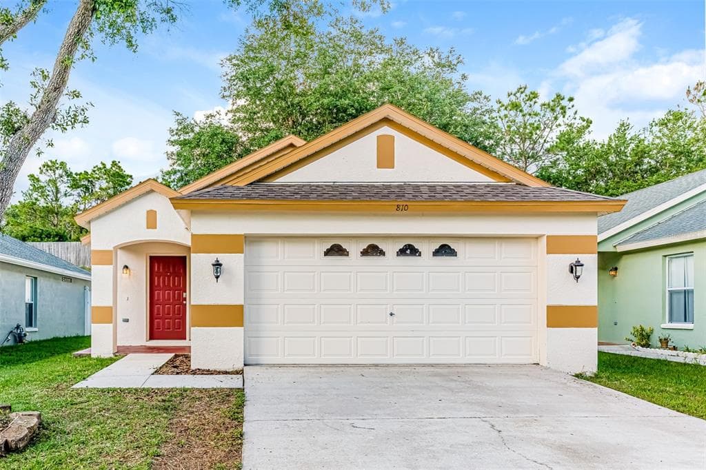 810 CAPE COD CIRCLE VALRICO, FL 33594