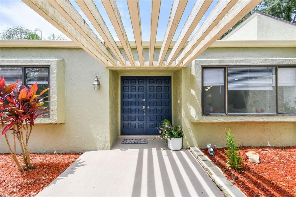 13508 PALMWOOD LANE TAMPA, FL 33618