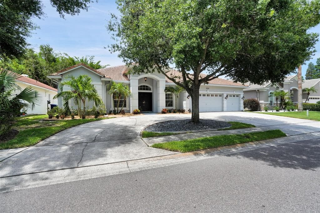 2808 SHORE BREEZE DRIVE