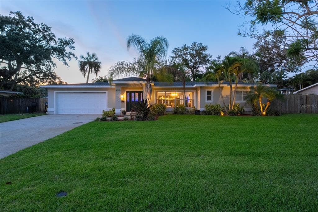 8219 31ST TERRACE ST PETERSBURG, FL 33710