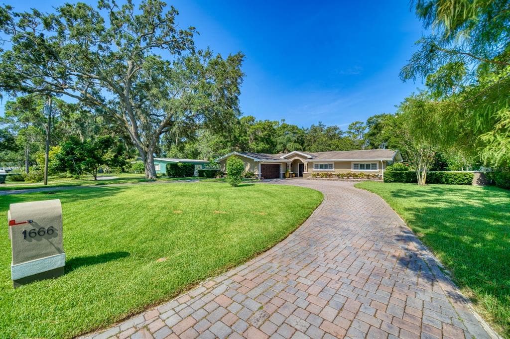 1666 ROBIN HOOD LANE