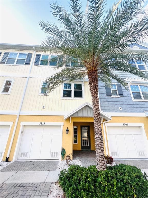 3213 NAUTICAL PLACE S ST PETERSBURG, FL 33712
