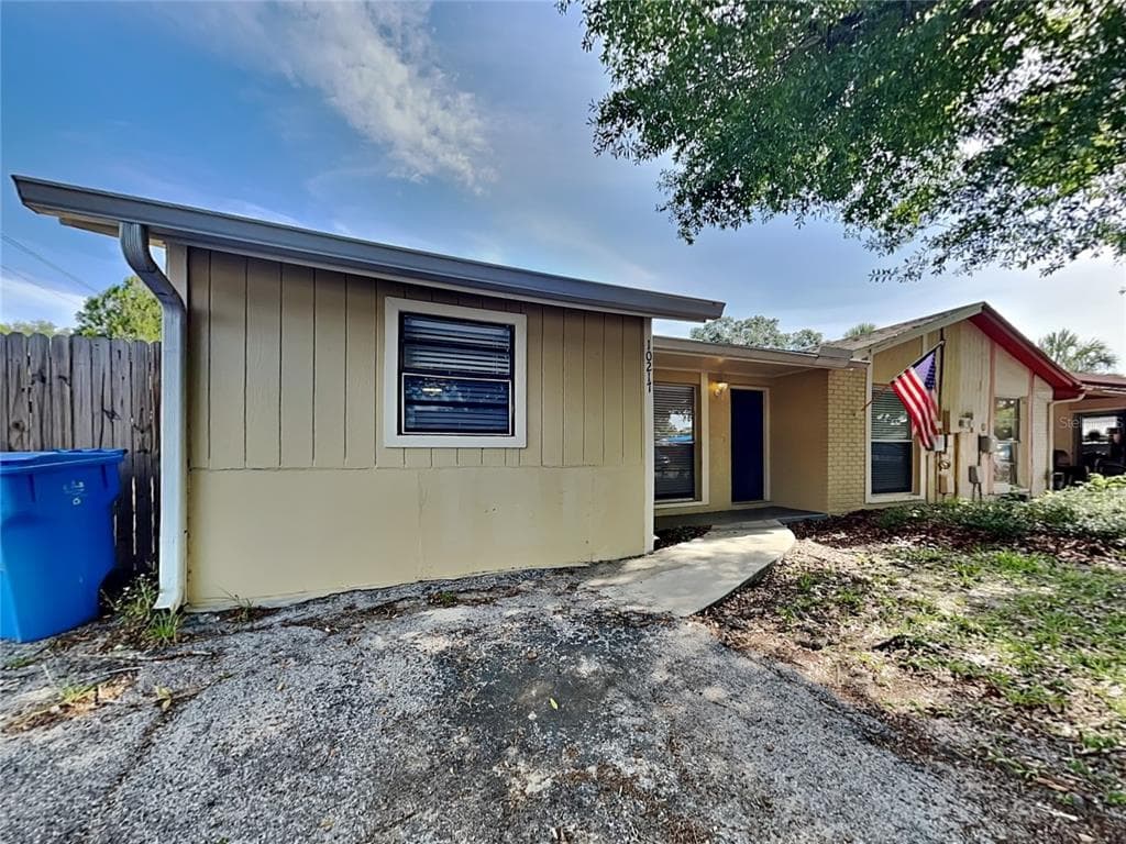 10217 CARRIAGE GLEN COURT TAMPA, FL 33615