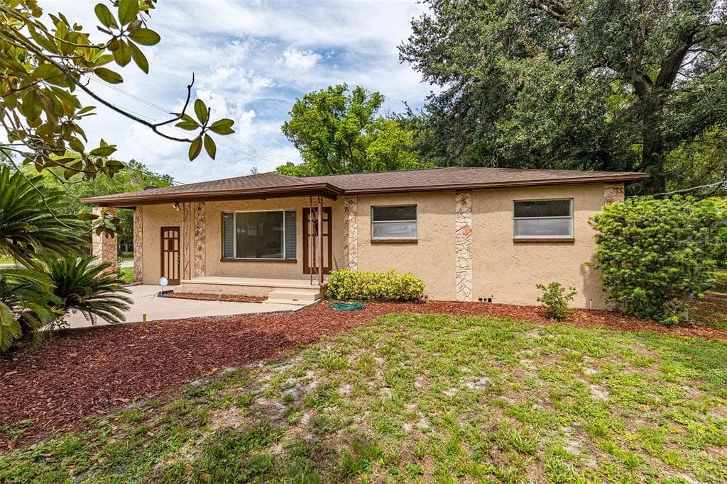 11502 N BOULEVARD STREET N TAMPA, FL 33612