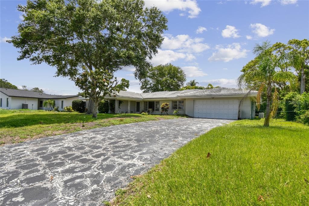 103 LIVE OAK LANE LARGO, FL 33770