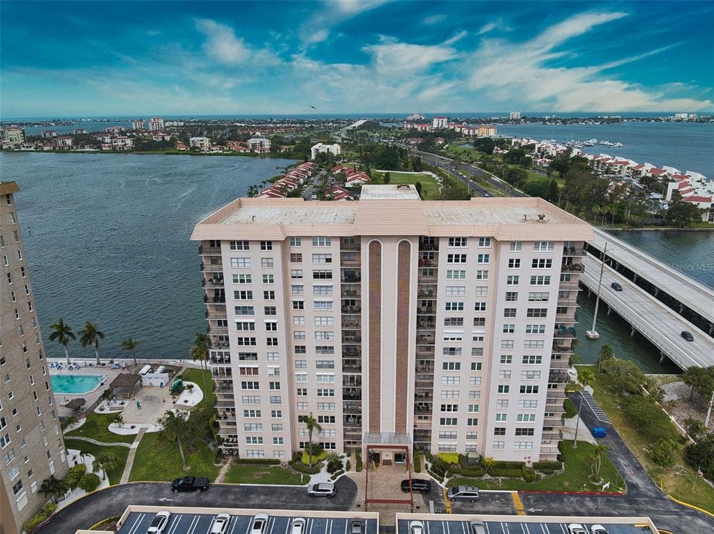 5220 BRITTANY DRIVE S UNIT 802 ST PETERSBURG, FL 33715