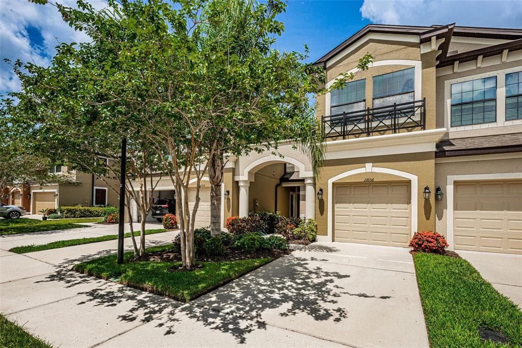 11606 CROWNED SPARROW LANE UNIT 11606 TAMPA, FL 33626