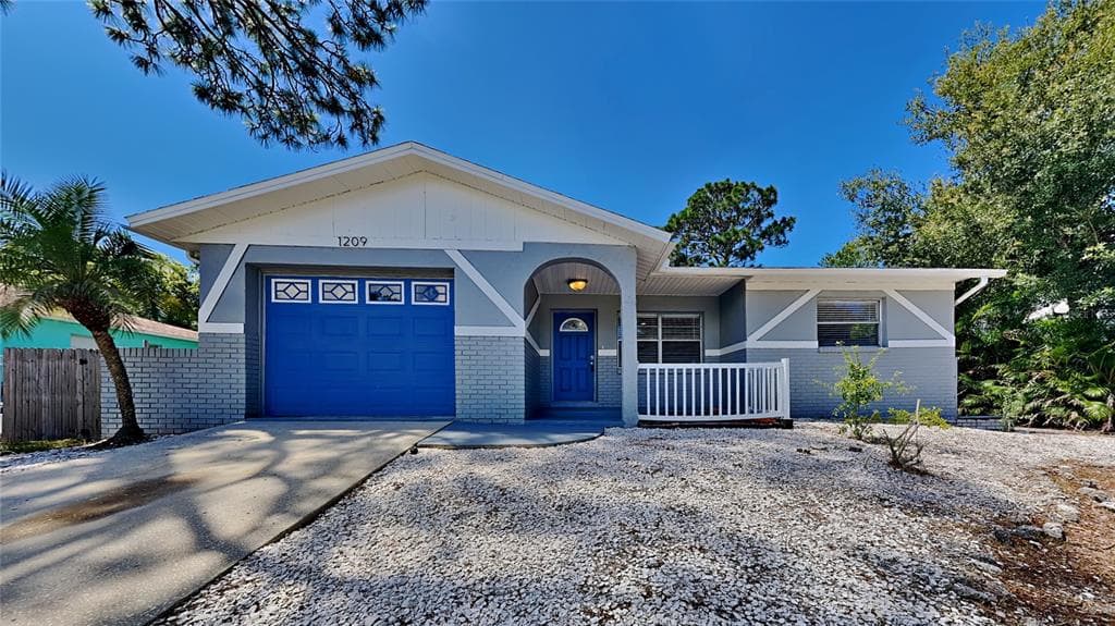 1209 CASTLEWORKS LANE TARPON SPRINGS, FL 34689