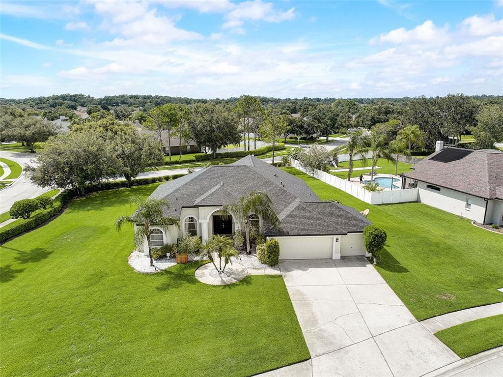 2915 MOSSY TIMBER TRAIL