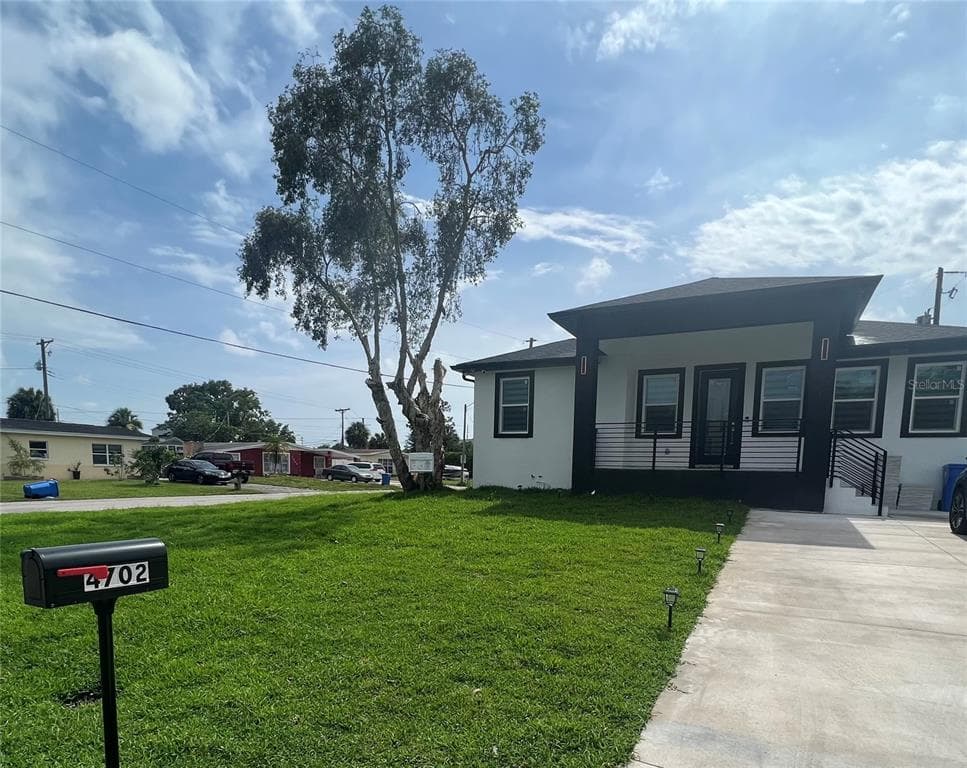 4702 MURRAY HILL DRIVE TAMPA, FL 33615
