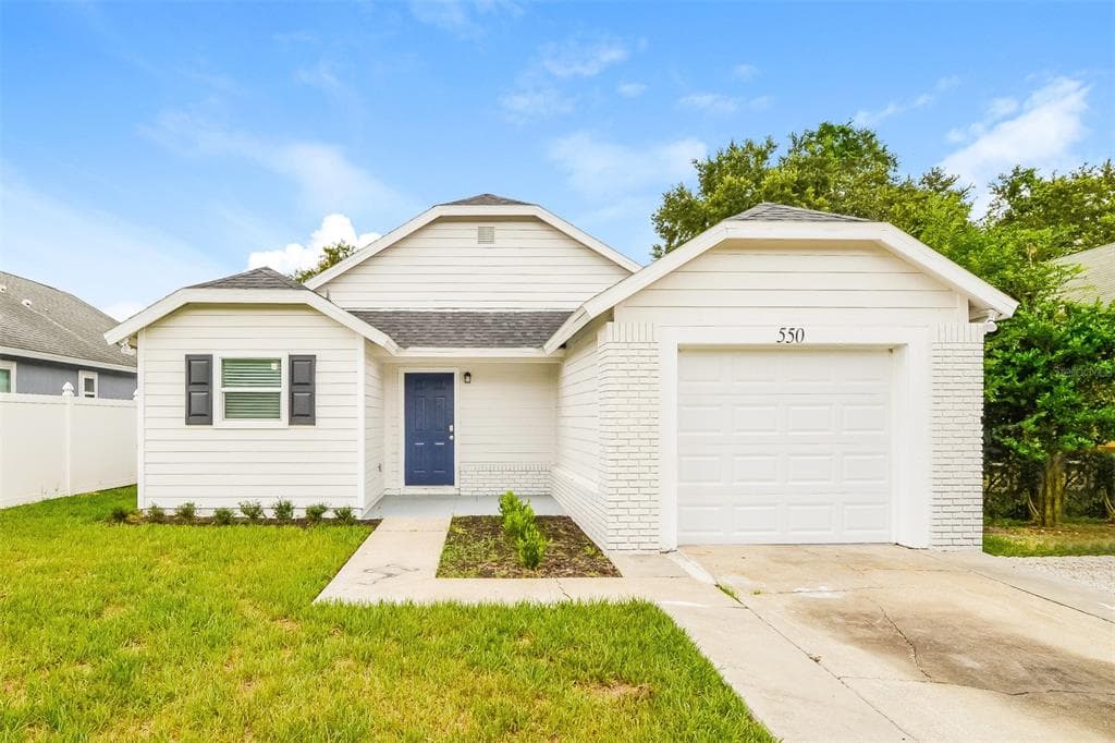550 CONURE STREET APOPKA, FL 32712