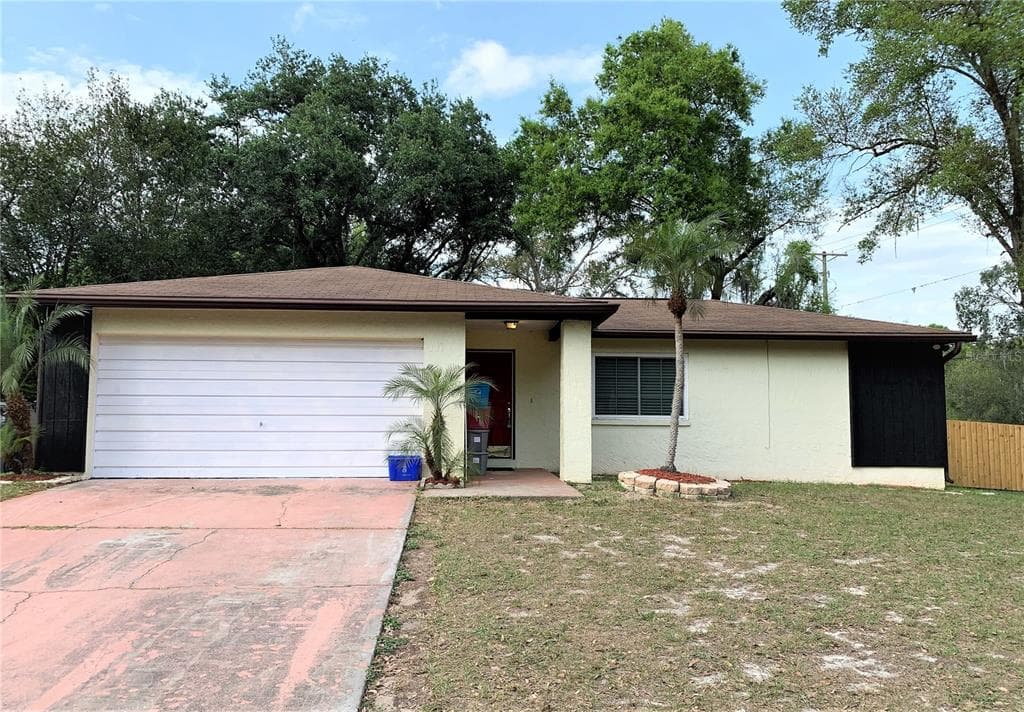 616 KING LOUIS COURT SEFFNER, FL 33584