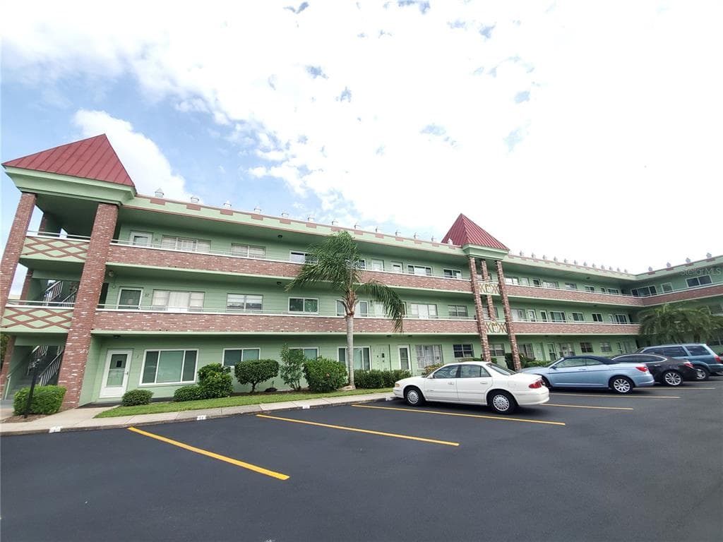 2359 FINLANDIA LANE UNIT 31 CLEARWATER, FL 33763